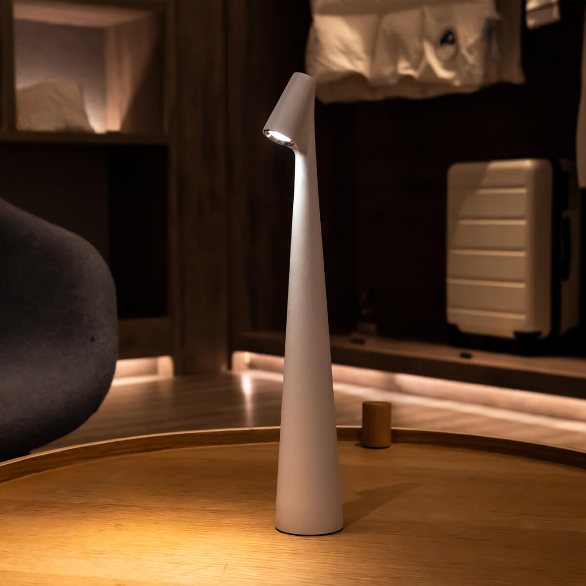 Vetra Portable Table Lamp